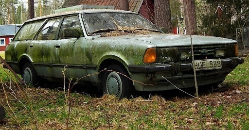 Stary samochód, który można sprzedać w skupie